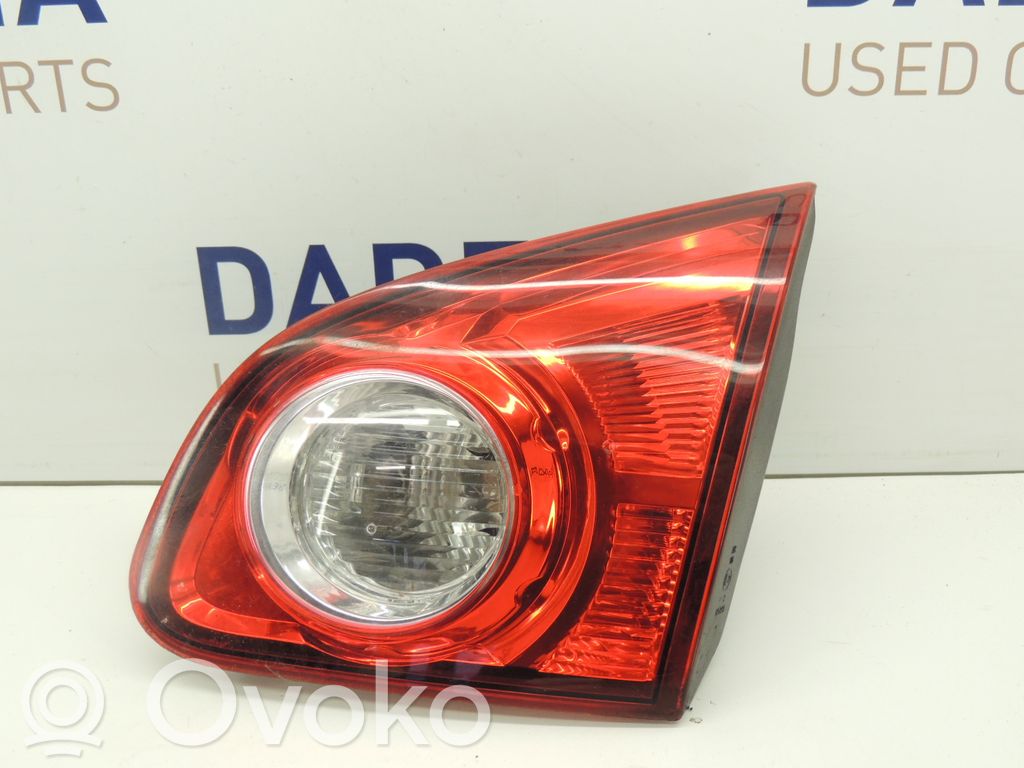 Nissan Qashqai Lampy tylnej klapy bagażnika 