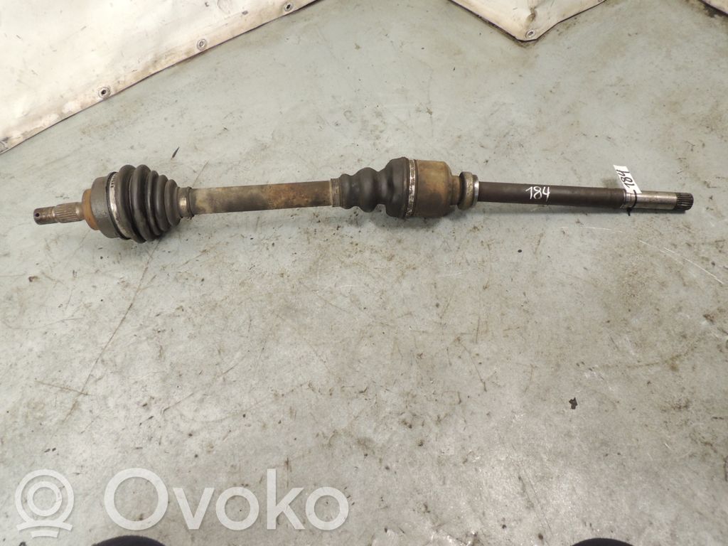 Etuvetoakseli   D184