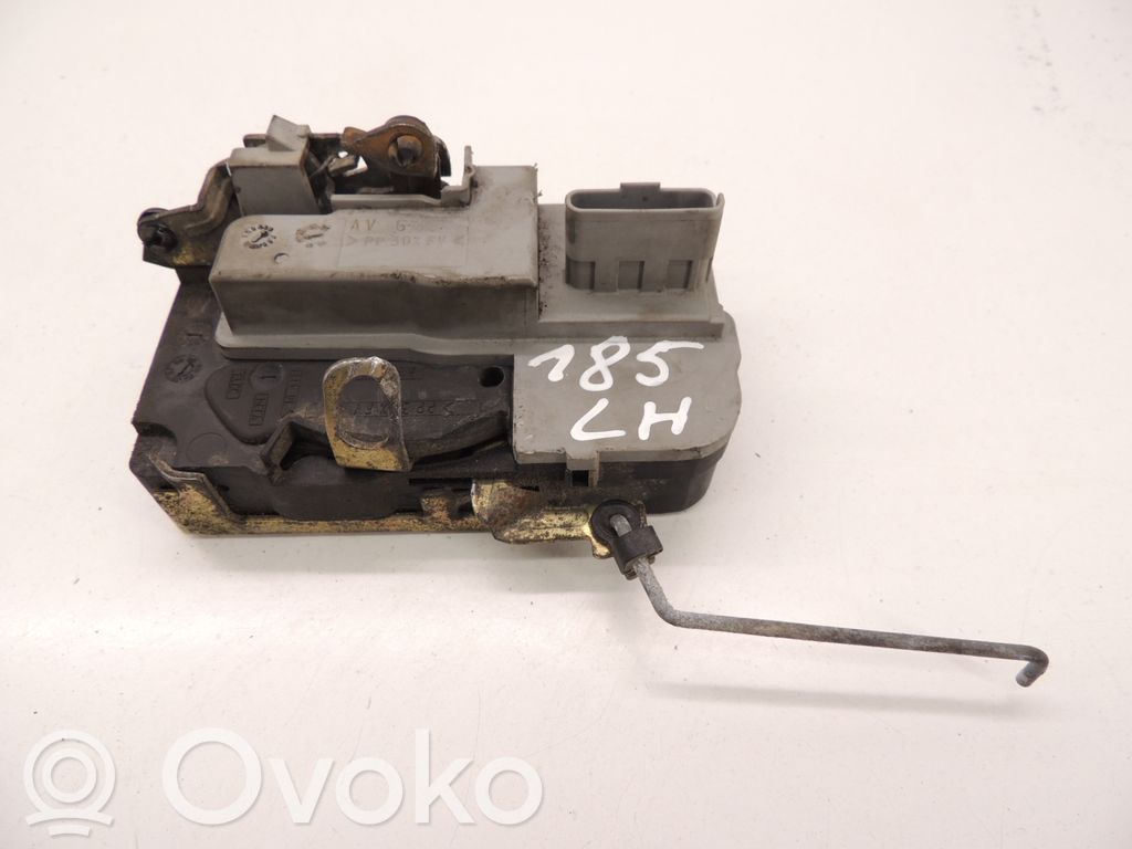 Priekšpusē slēdzene   D185