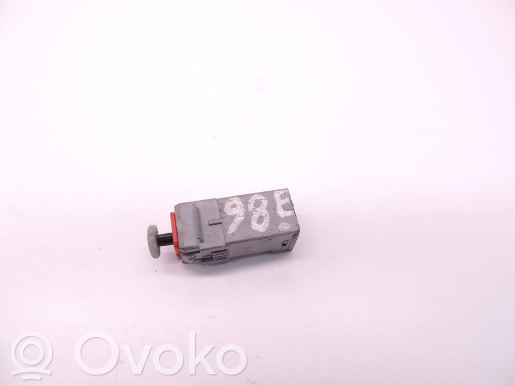 Opel Astra H Czujnik położenia pedału sprzęgła 