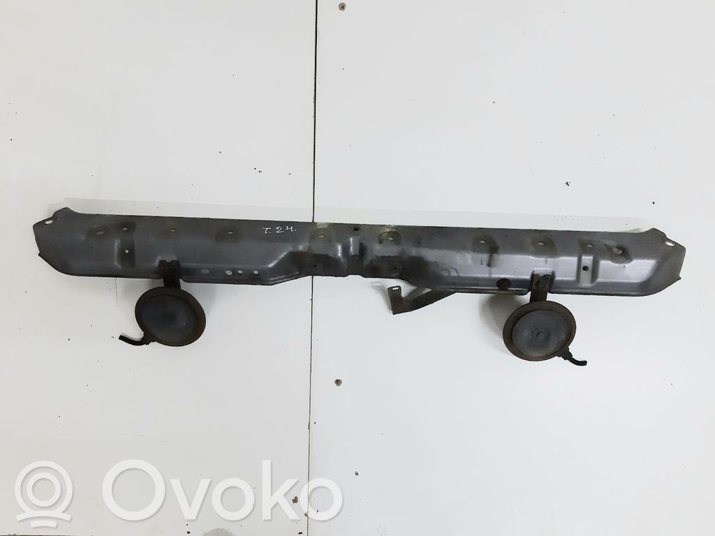 Top upper radiator support slam panel