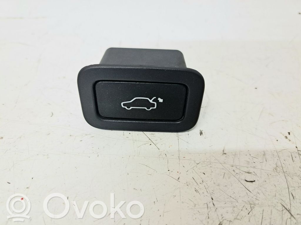Volvo V70 Tailgate/boot open switch button 