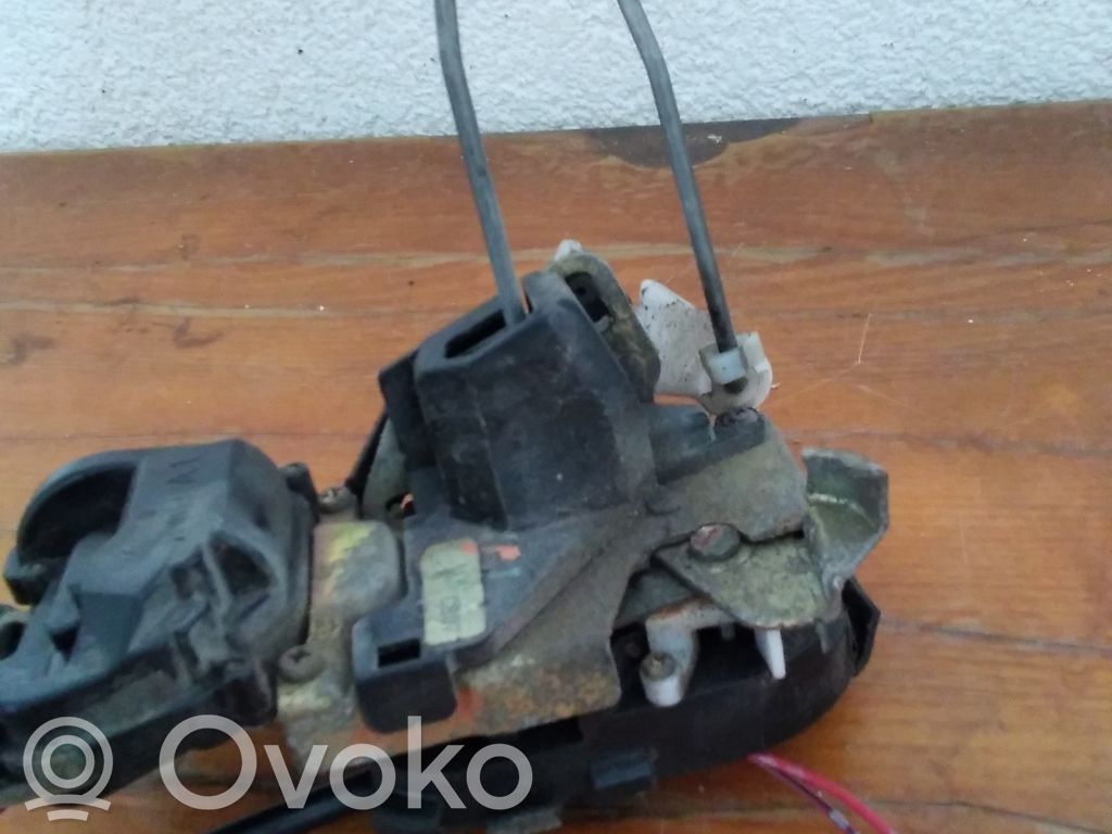 Mazda Premacy Priekšpusē slēdzene 