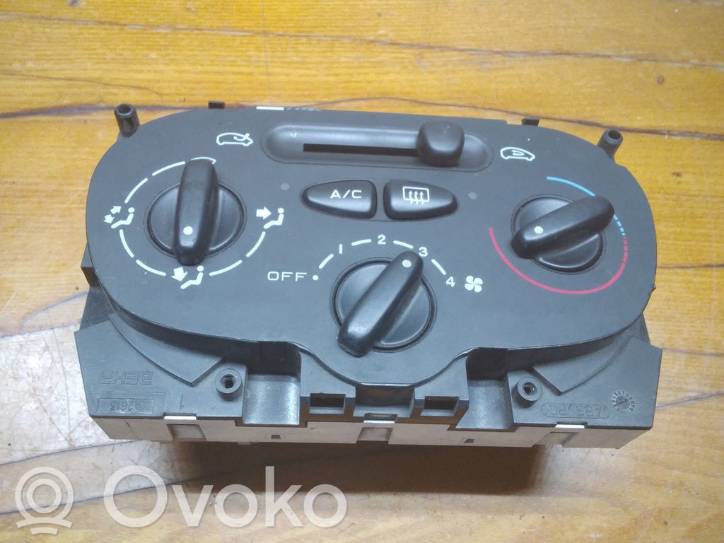Peugeot 206 Climate control unit 