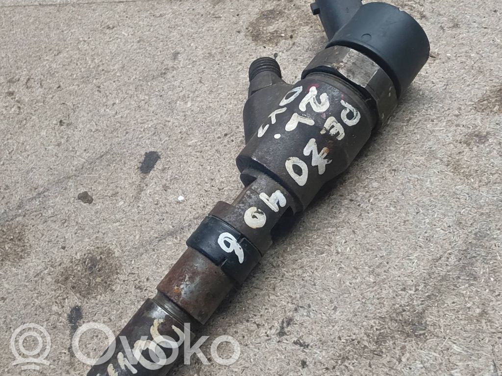 Peugeot 406 Wtryskiwacz paliwa 