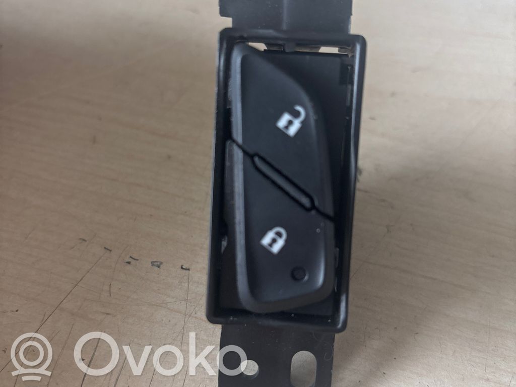 Chevrolet Corvette C7 Central locking switch button 