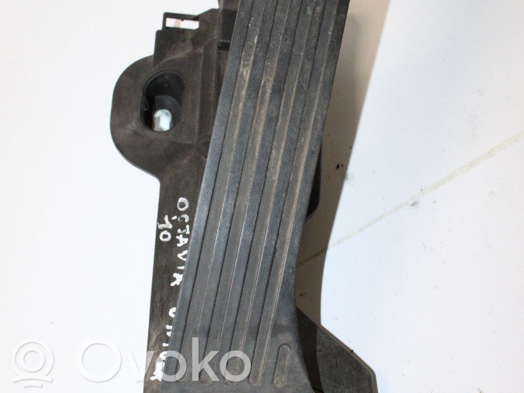 Skoda Octavia Mk2 (1Z) Gaspedal 