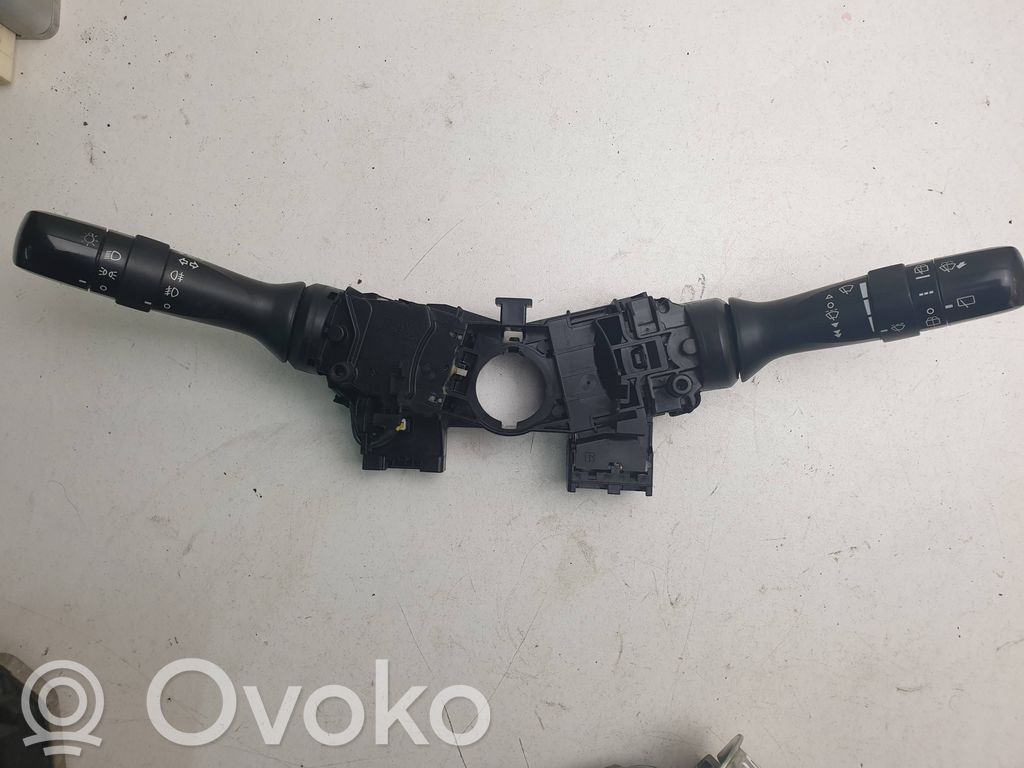 Toyota Auris 150 Commutateur de vitesse d'essuie-glace 
