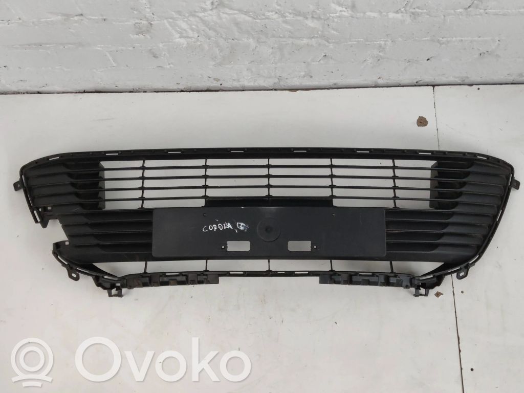 Toyota Corolla E160 E170 Front bumper lower grill 