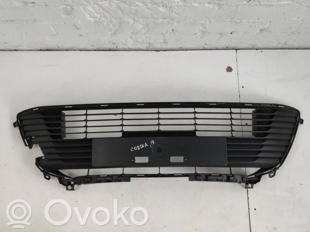 Toyota Corolla E160 E170 Front bumper lower grill 