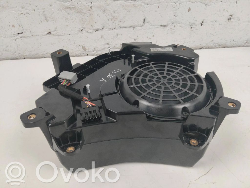 Porsche Cayenne (92A) Subwoofer speaker 