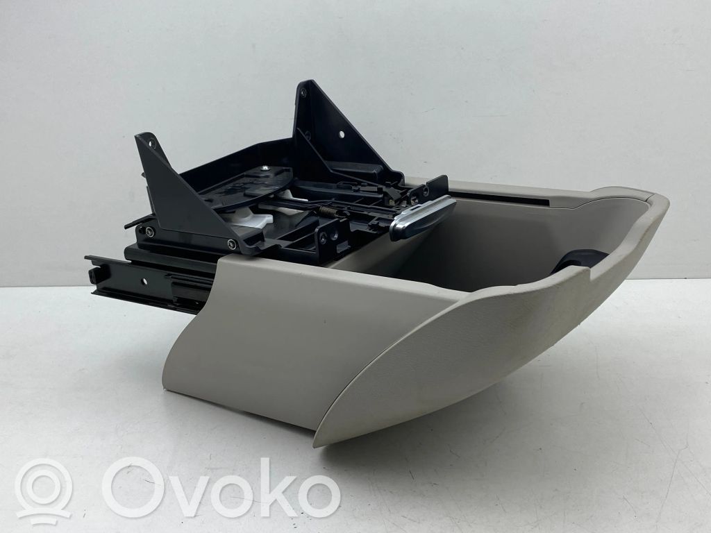Chrysler Pacifica Glove box 