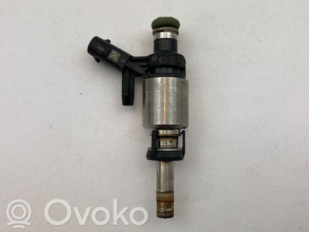 Audi A4 S4 B9 8W Wtryskiwacz paliwa 