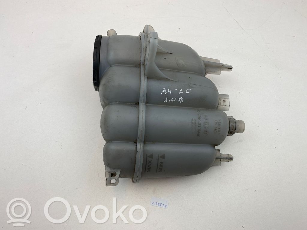 Audi A4 S4 B9 8W Zbiornik wyrównawczy chłodziwa 