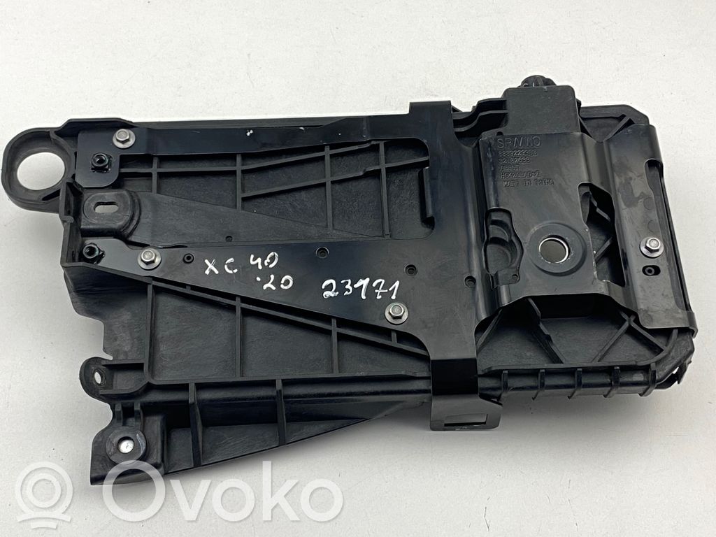 Volvo XC40 Battery tray 