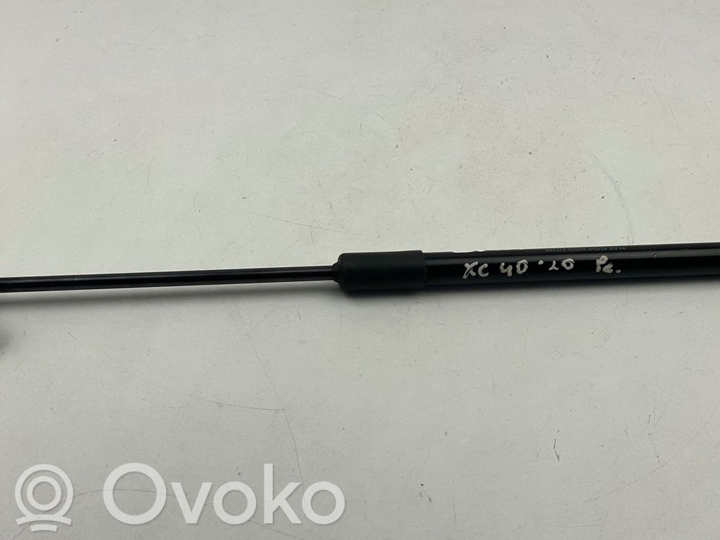 Volvo XC40 Takaluukun tukivarsi 