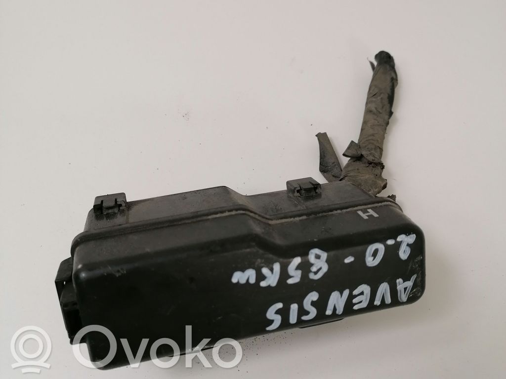 Toyota Avensis T250 Fuse module 