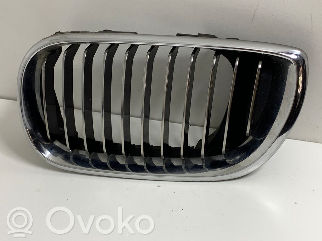 BMW 3 E46 Rejilla superior del radiador del parachoques delantero 