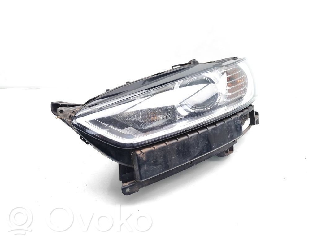 Ford Mondeo MK V Phare frontale 