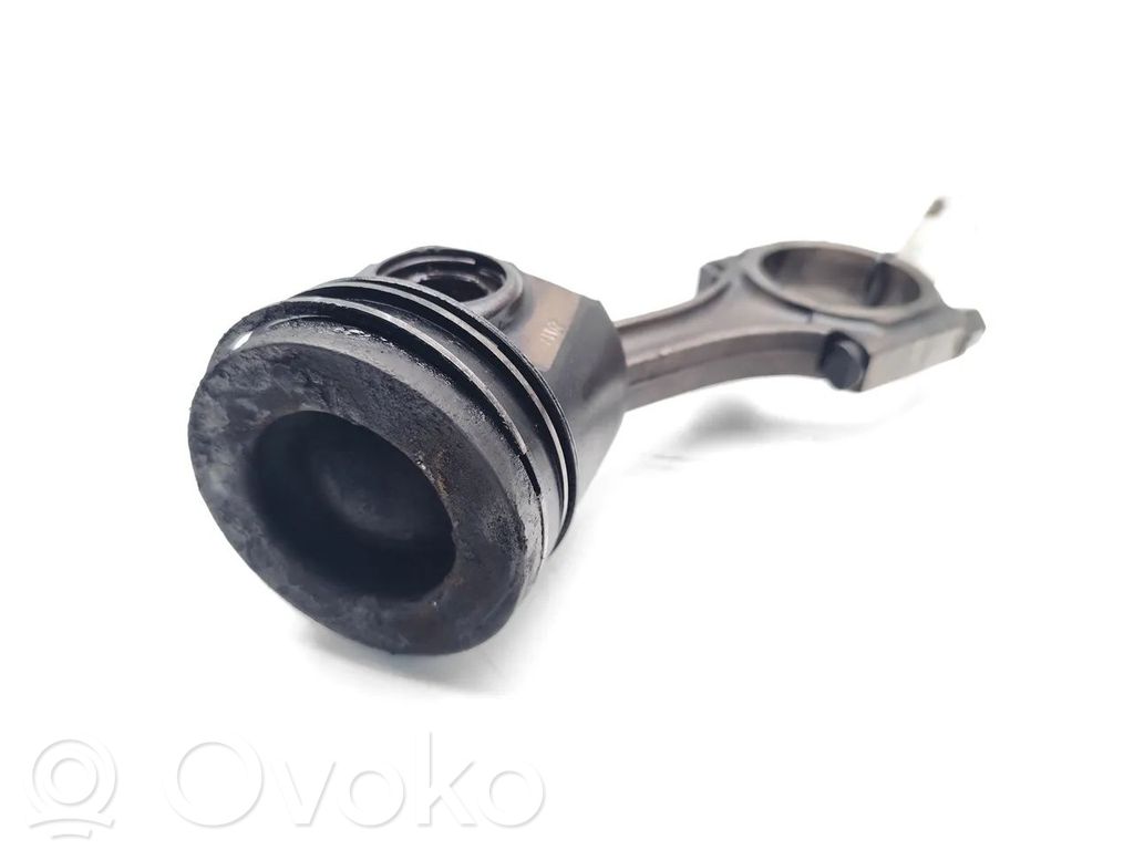 Citroen Dispatch III Piston with connecting rod 