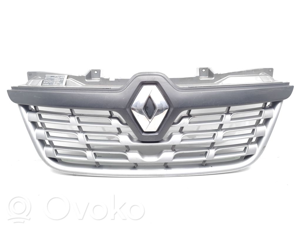 Renault Master III Front bumper upper radiator grill 
