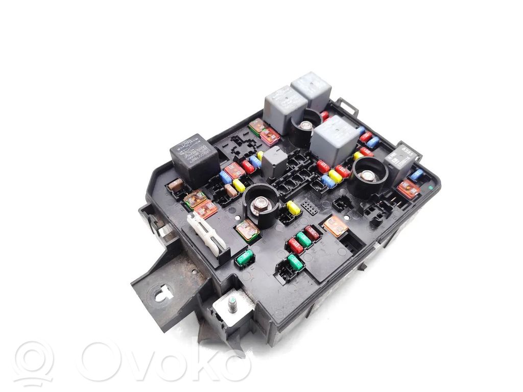 Opel Corsa E Fuse module 