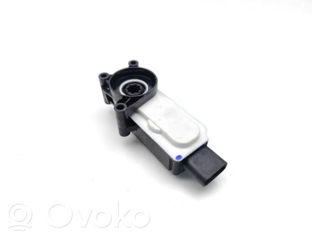 Silnik deflektora powietrza chłodnicy   EA360CEE1A01,132188800084