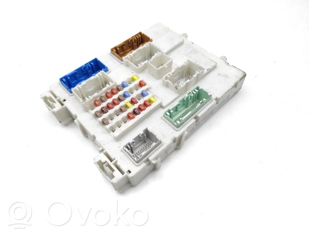 Nissan Qashqai Drošinātāju bloks 