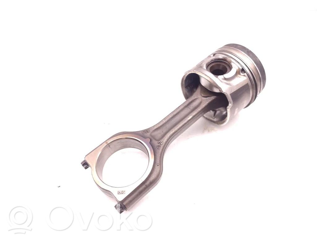Piston with connecting rod   T1DB
