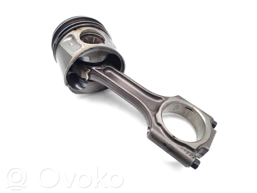 Chevrolet Cruze Piston with connecting rod 