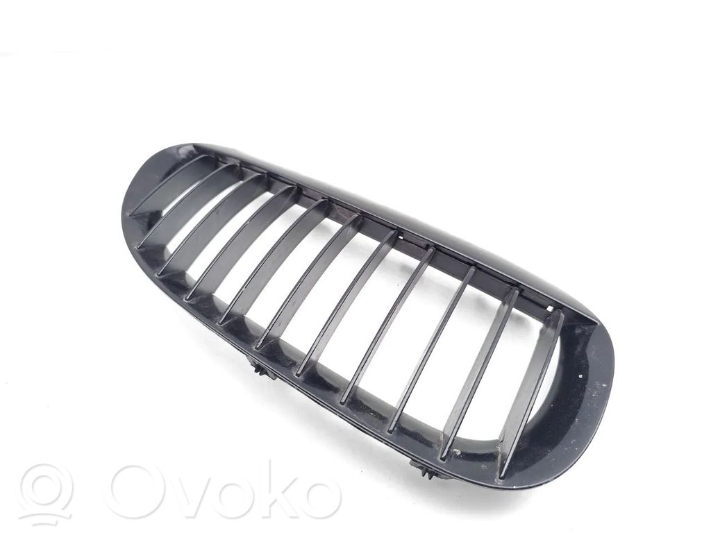 BMW 6 E63 E64 Grotelės priekinės 