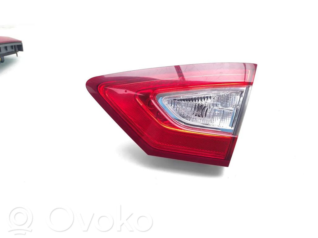 Land Rover Discovery 4 - LR4 Galinis žibintas dangtyje 