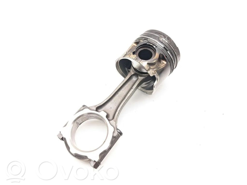 Opel Astra J Piston with connecting rod 