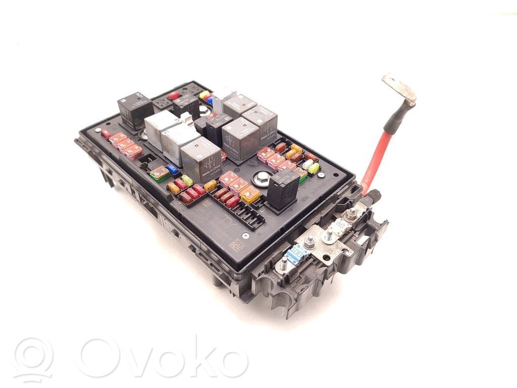 Opel Astra J Módulo de fusible 