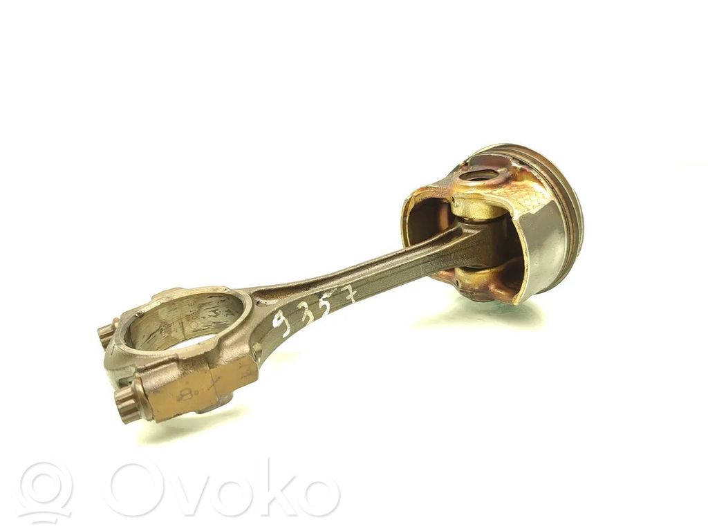 Mazda 2 Piston with connecting rod 