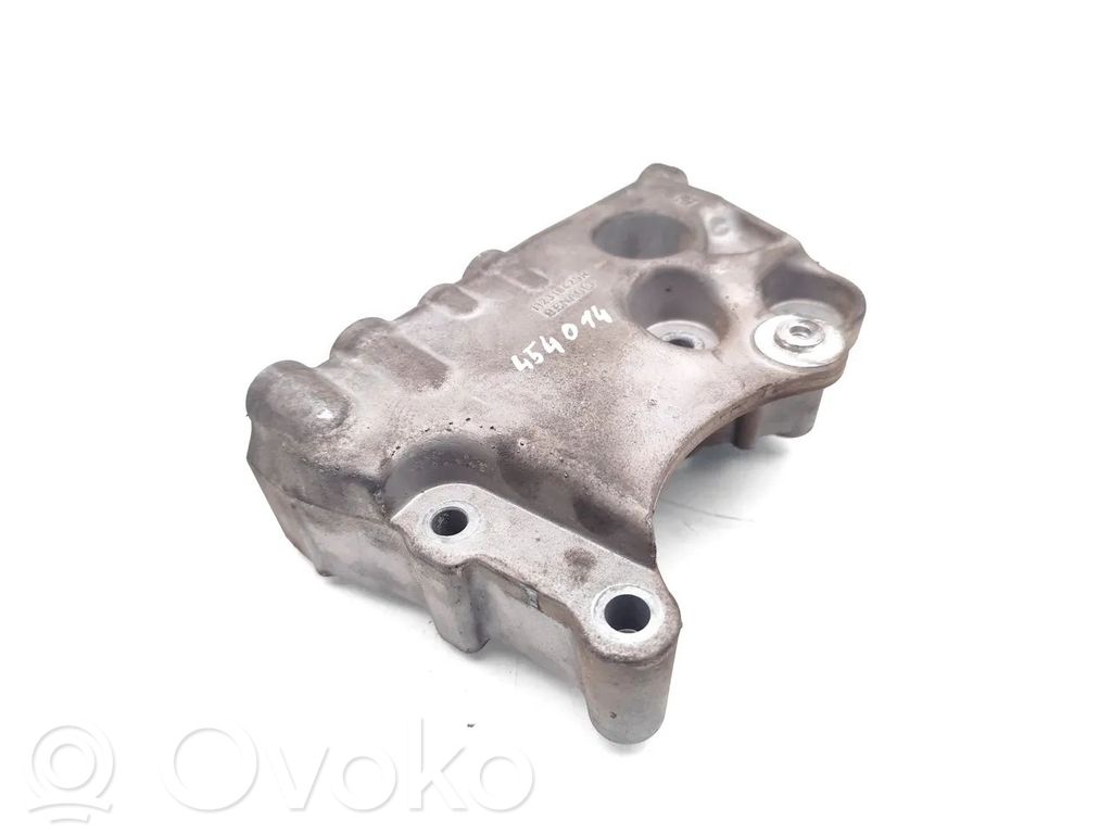 Renault Kangoo II Engine mounting bracket 
