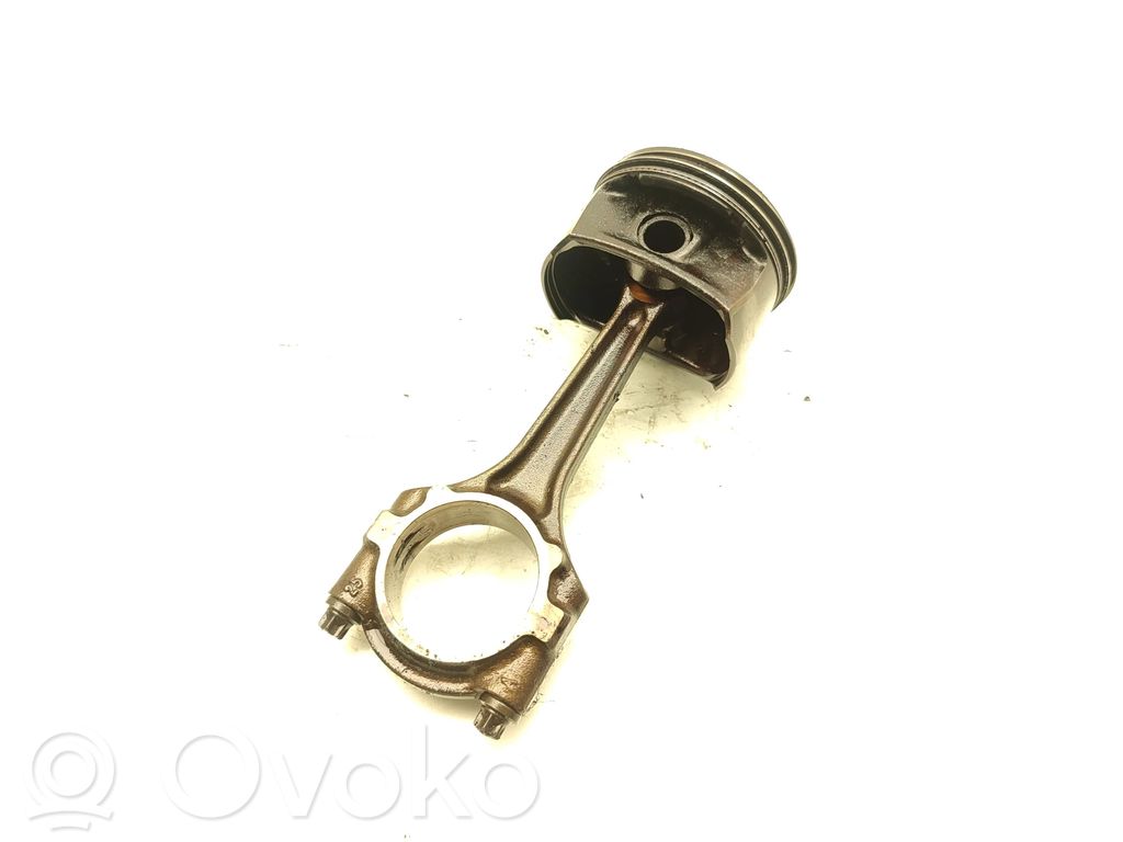 Opel Zafira B Piston with connecting rod 