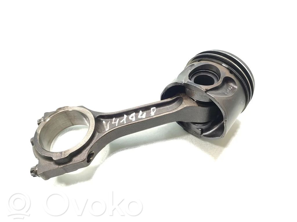 Ford Mondeo Mk III Piston with connecting rod 