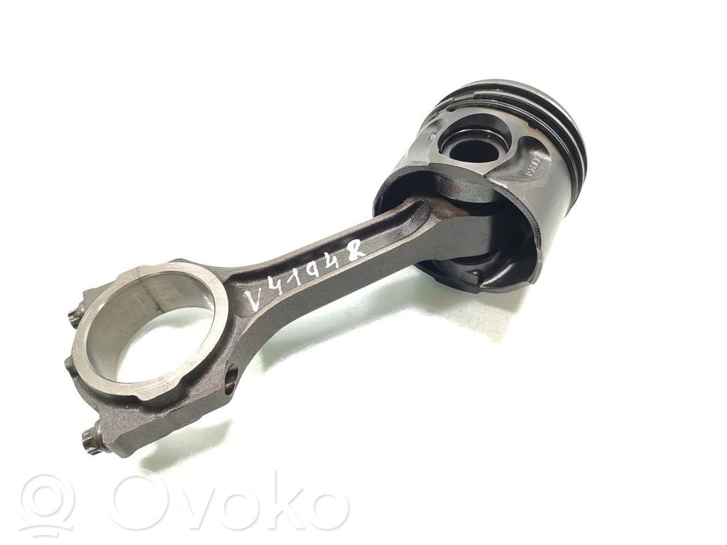 Ford Mondeo Mk III Piston with connecting rod 