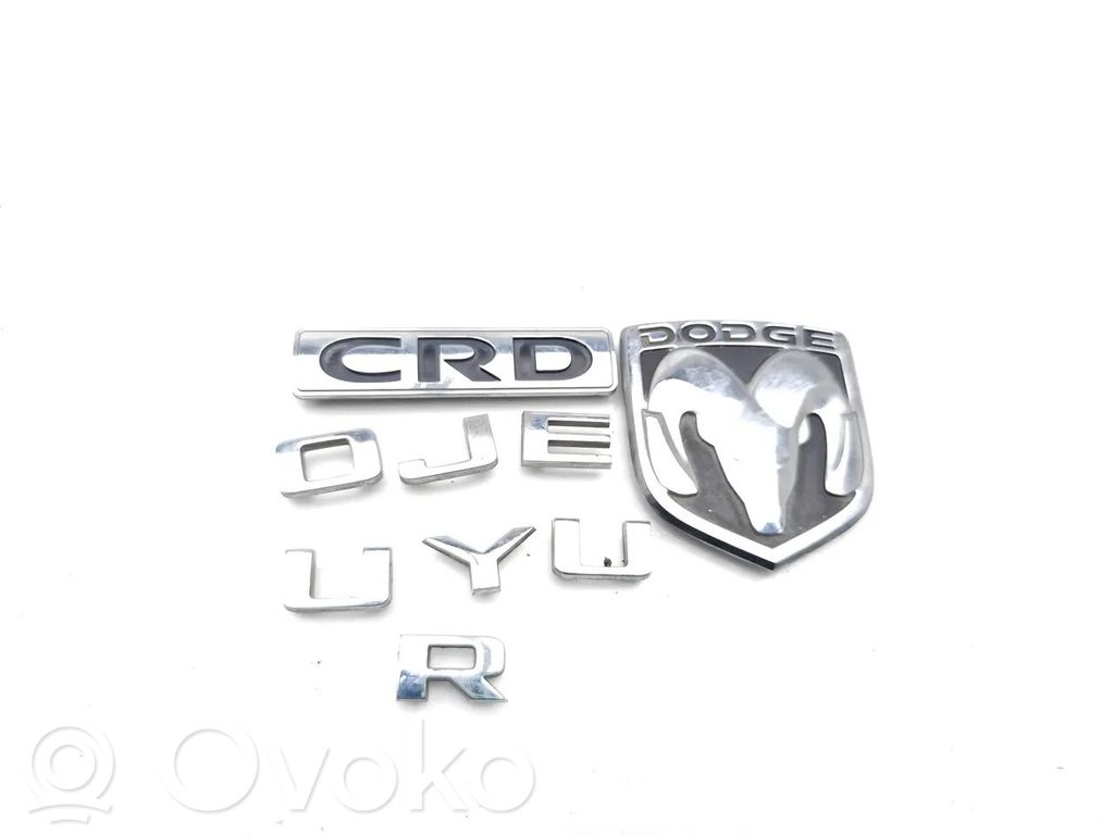 Litery / Emblematy na błotnik przedni   05155656AA