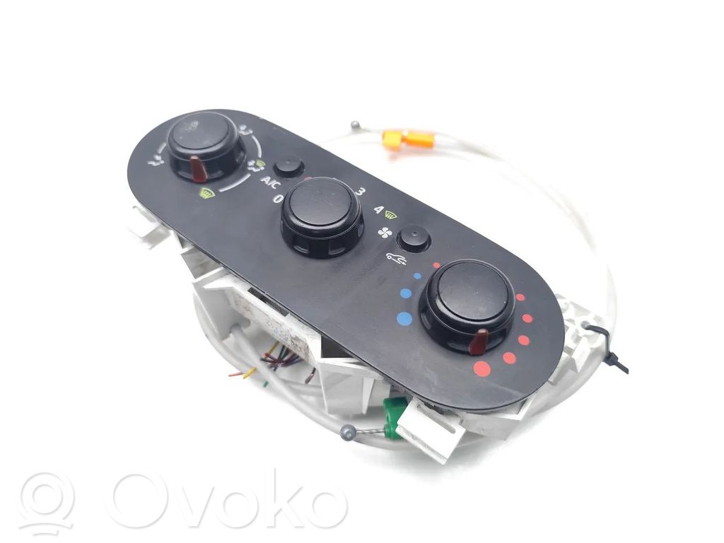 Opel Vivaro Climate control unit 