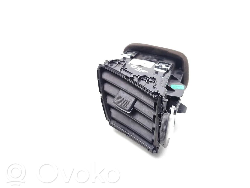 Nissan Qashqai Boczna kratka nawiewu deski rozdzielczej 