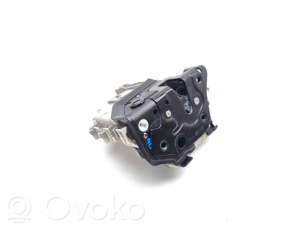 Audi A4 S4 B8 8K Takaoven lukko 