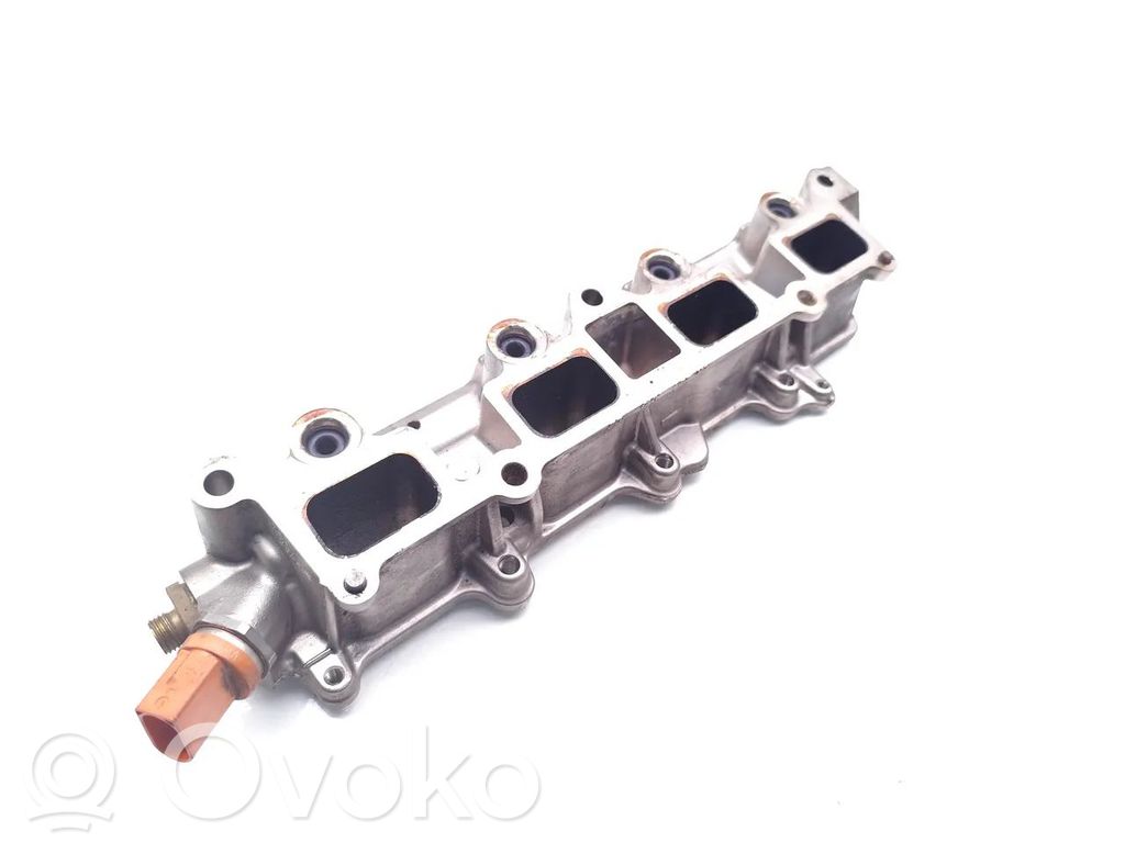Volkswagen Golf VI Kolektor ssący 