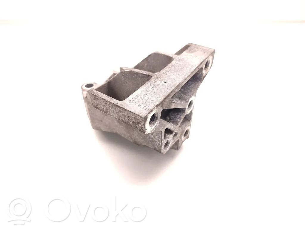 Land Rover Range Rover Evoque L538 Engine mounting bracket 