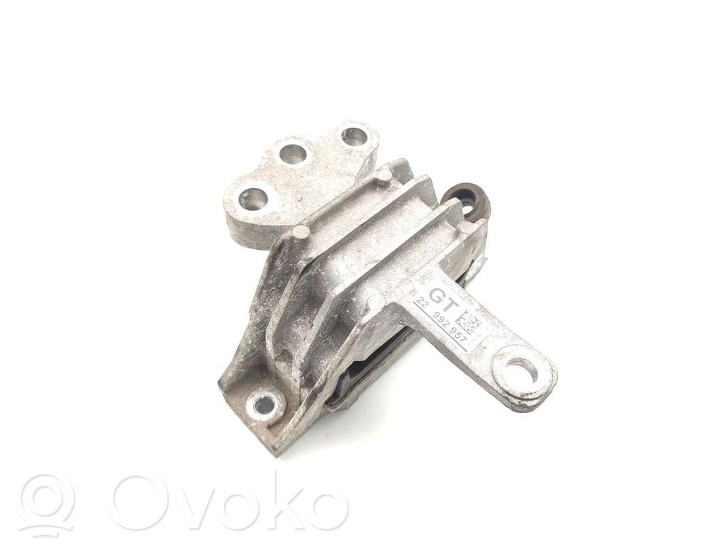Engine mount bracket   22992957