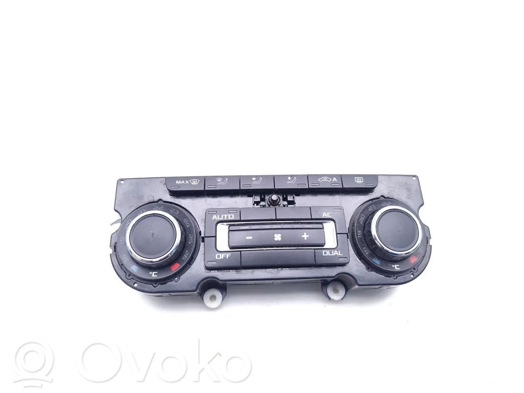 Skoda Octavia Mk2 (1Z) Climate control unit 