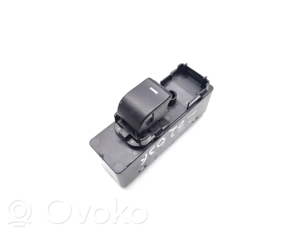 Elektrisko logu slēdzis   CKL166380A