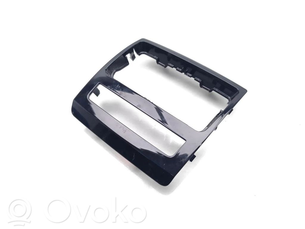 Skoda Superb B8 (3V) Ornament bord 