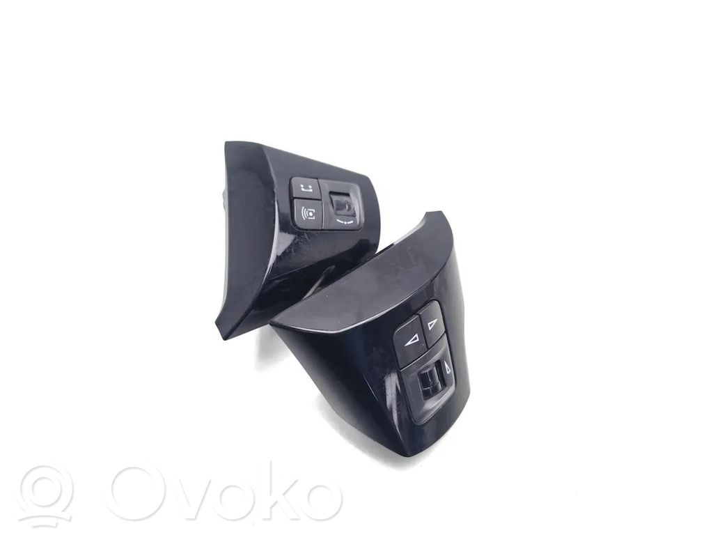 Opel Corsa D Steering wheel buttons/switches 